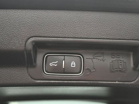 Used 2022 Ford Explorer ST image 33