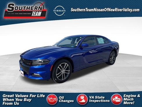 Used 2019 Dodge Charger SXT w/ Cold Weather Package image 1