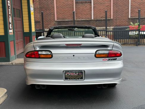 Used 2002 Chevrolet Camaro Z28 w/ Sport Appearance Pkg RWD image 14