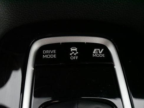 Certified 2025 Toyota Corolla LE FWD image 28