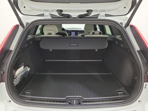 New 2026 Volvo V60 B5 Cross Country Ultra w/ Protection Package Premier image 10