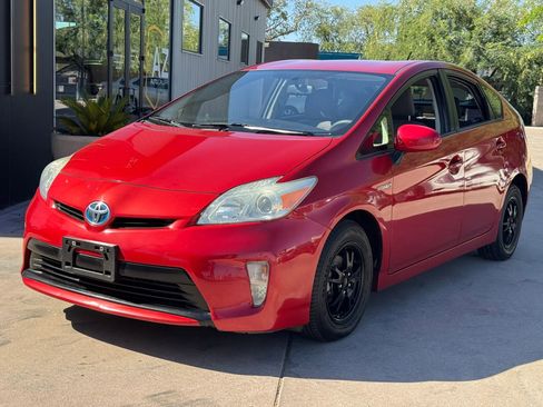 Used 2013 Toyota Prius Two FWD image 2