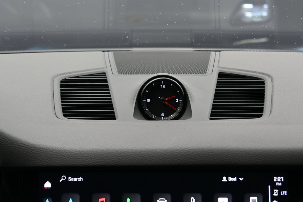 Certified 2023 Porsche Cayenne Platinum Edition AWD/4WD image 24
