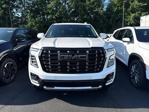 New 2026 GMC Yukon Denali Ultimate w/ LPO, Floor Liner Package AWD/4WD image 2