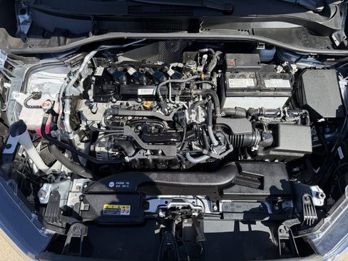 Used 2025 Toyota Corolla Cross LE image 30