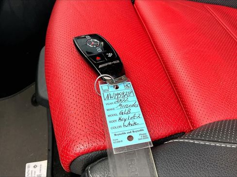 Used 2022 Mercedes-Benz GLB 35 AMG 4MATIC image 19