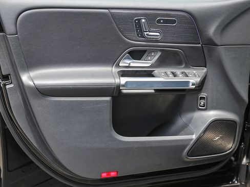 Used 2026 Mercedes-Benz GLB 250 image 19