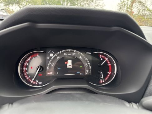 New 2025 Toyota RAV4 XLE w/ Convenience Package FWD image 19