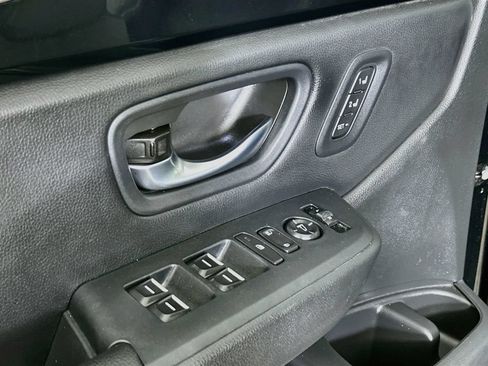 Certified 2025 Honda Pilot Touring image 21