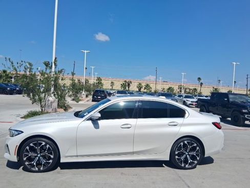 Used 2025 BMW 330i Sedan w/ Convenience Package RWD image 3