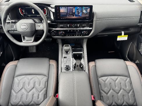 New 2026 Nissan Pathfinder Platinum w/ Cargo Package AWD/4WD image 10