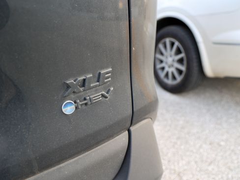 Used 2025 Toyota RAV4 XLE w/ Convenience Package AWD/4WD image 12