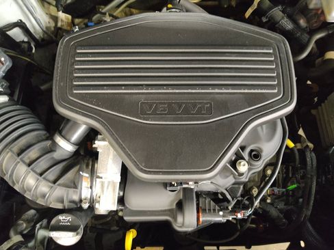 Used 2021 Chevrolet Blazer LT FWD image 30