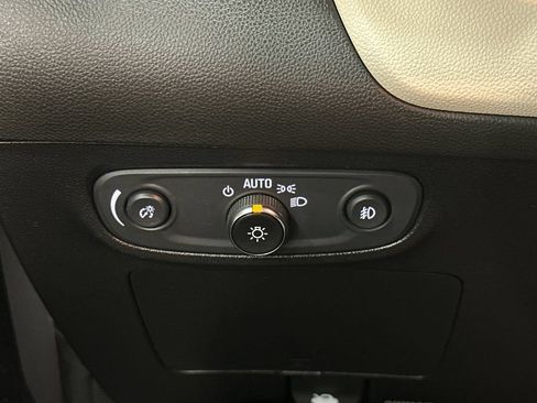 Used 2020 Buick Encore GX Select AWD/4WD image 31