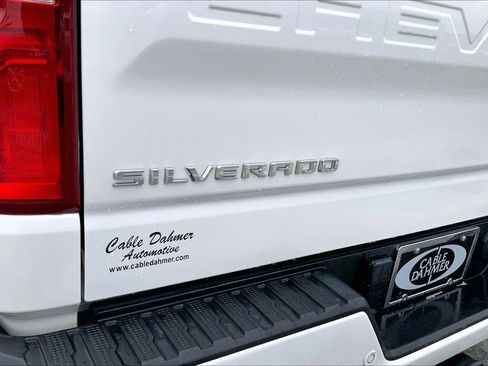 Used 2023 Chevrolet Silverado 1500 High Country w/ Technology Package AWD/4WD image 29