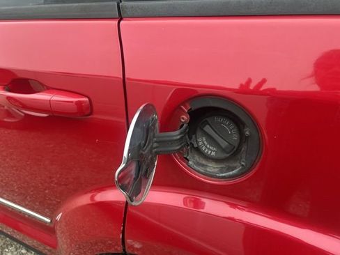 Used 2017 Dodge Journey SE w/ Flexible Seating Group image 9