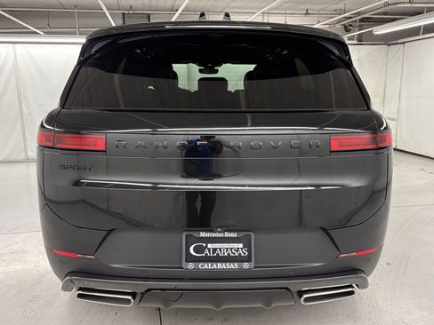 Used 2025 Land Rover Range Rover Sport SE AWD/4WD image 10