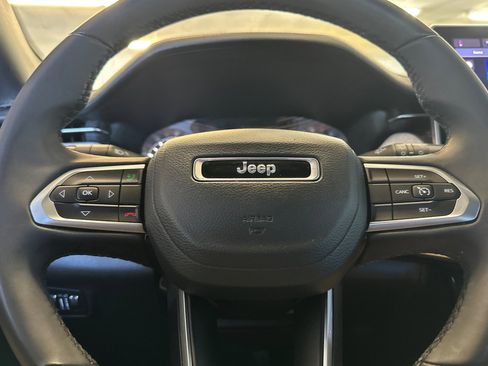 Used 2024 Jeep Compass Latitude image 24