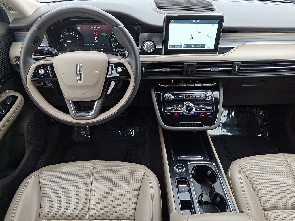 Certified 2020 Lincoln Corsair AWD w/ Equipment Group 101A image 11