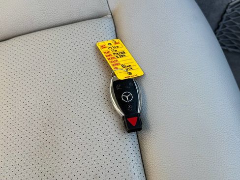 Used 2016 Mercedes-Benz E 350 4MATIC Sedan image 24