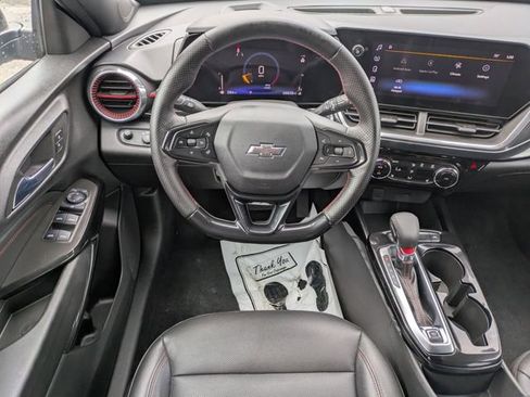 Used 2024 Chevrolet Trax RS image 13