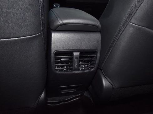 Used 2026 Toyota Corolla Cross XLE w/ Convenience Package FWD image 18