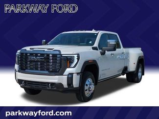Used 2024 GMC Sierra 3500 Denali Ultimate AWD/4WD video 1