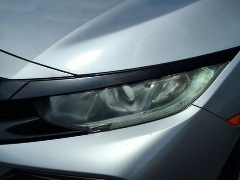 Used 2018 Honda Civic Sport image 9