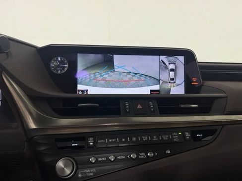 Used 2021 Lexus ES 350 Ultra Luxury w/ Accessory Package FWD image 26