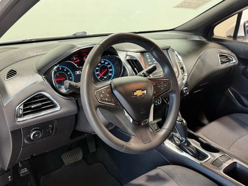 Used 2017 Chevrolet Cruze LT w/ RS Package image 13
