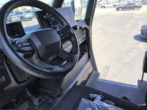 Used 2024 Chevrolet Brightdrop 600 w/ Commercial Equipment Package AWD/4WD image 6