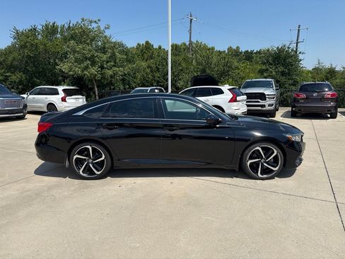 Used 2018 Honda Accord Sport image 4