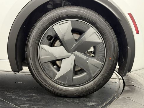 Used 2024 Toyota Prius LE image 12