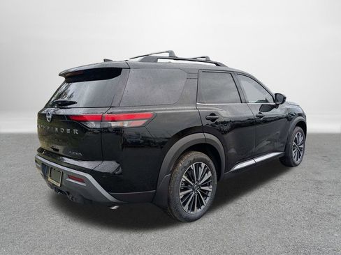New 2026 Nissan Pathfinder Platinum FWD image 2