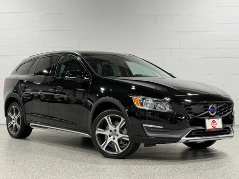 Used 2016 Volvo V60 T5 Cross Country w/ Climate Package AWD/4WD image 4