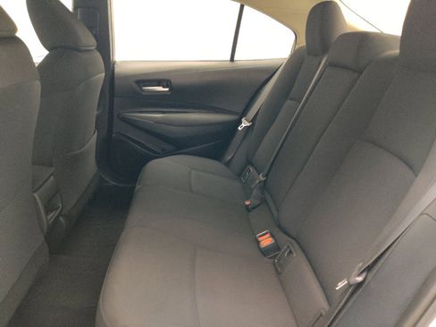 Used 2021 Toyota Corolla LE FWD image 18