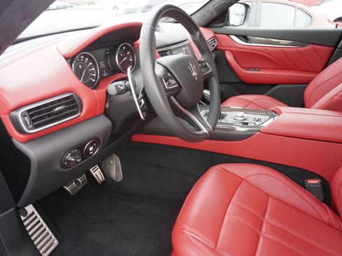 Used 2022 Maserati Levante GT image 13