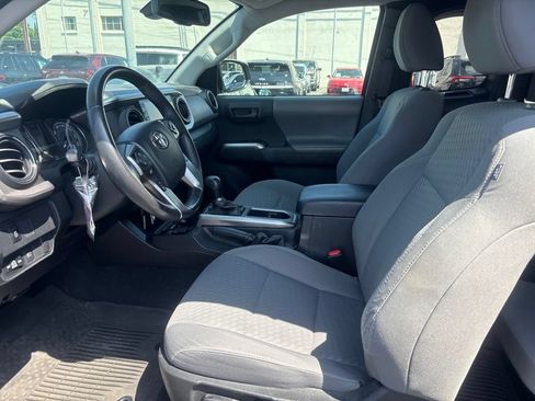 Used 2021 Toyota Tacoma SR5 RWD image 12