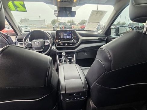 Used 2021 Toyota Highlander Limited image 15