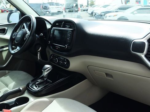 Used 2022 Kia Soul LX w/ Technology Package image 35