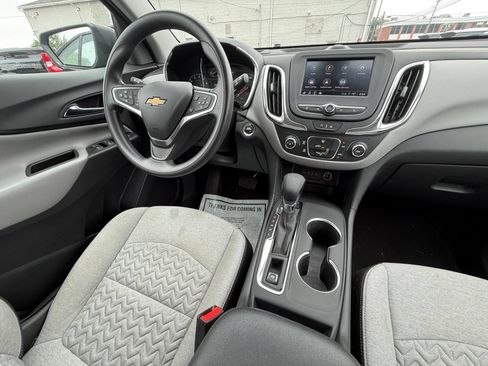 Used 2022 Chevrolet Equinox LS AWD/4WD image 17
