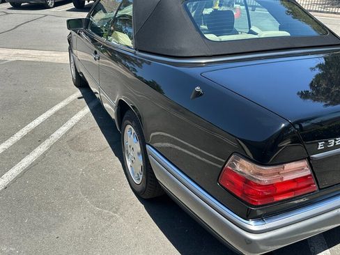 Used 1995 Mercedes-Benz E 320 Convertible image 11