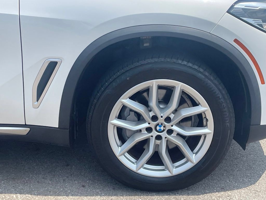 Used 2021 BMW X5 xDrive40i AWD/4WD image 31
