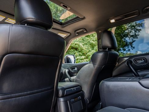 Used 2022 Nissan Armada SL w/ Midnight Edition Package RWD image 31