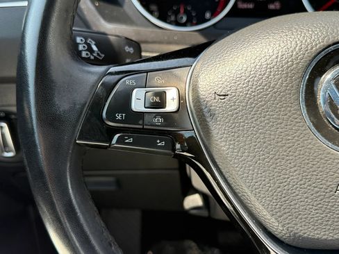 Used 2019 Volkswagen Tiguan SE w/ Panoramic Sunroof Package FWD image 28