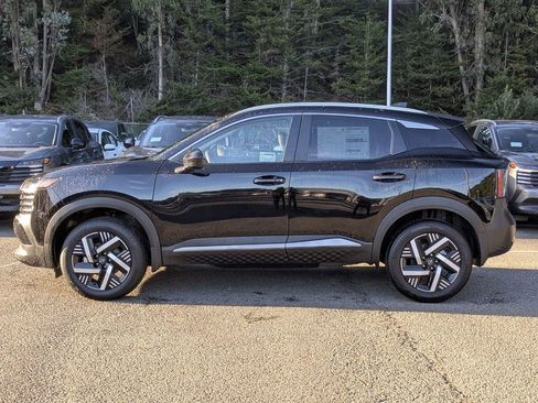 New 2026 Nissan Kicks SV image 8