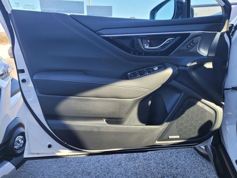 Used 2024 Subaru Outback Limited image 17