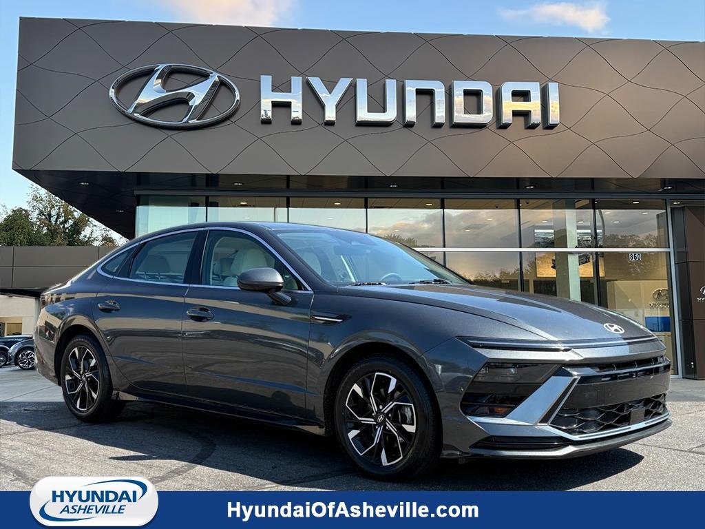 Certified 2025 Hyundai Sonata SEL FWD image 1