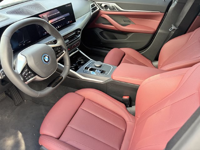 Used 2025 BMW i4 eDrive40 w/ Premium Package RWD image 9