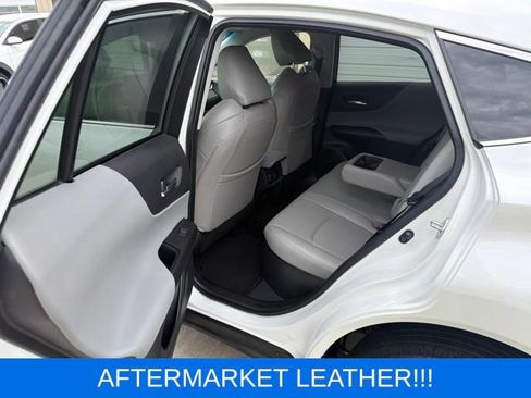 Used 2022 Toyota Venza LE AWD/4WD image 19